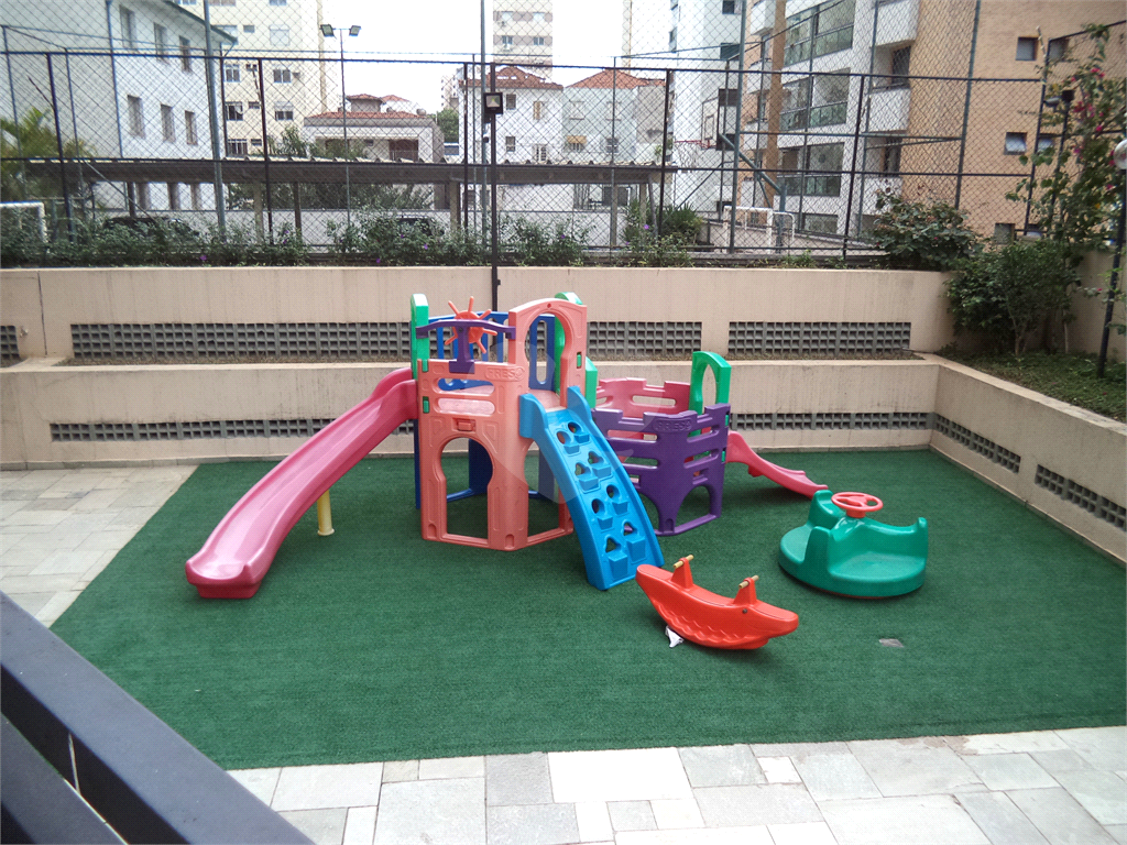 APARTAMENTO em PERDIZES
