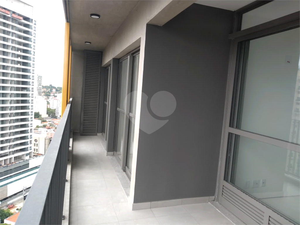 APARTAMENTO 2 DORMITÓRIOS (1 SUÍTE), TERRAÇO E 1 VAGA DE GARAGEM PARA LOCAÇÃO - VILA MADALENA