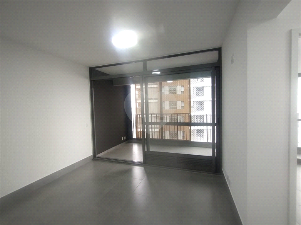 APARTAMENTO 2 DORMITÓRIOS (1 SUÍTE), TERRAÇO E 1 VAGA DE GARAGEM PARA LOCAÇÃO - VILA MADALENA