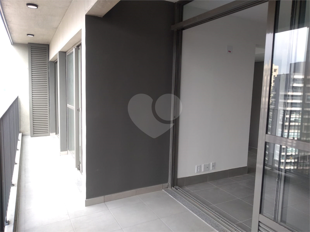 APARTAMENTO 2 DORMITÓRIOS (1 SUÍTE), TERRAÇO E 1 VAGA DE GARAGEM PARA LOCAÇÃO - VILA MADALENA