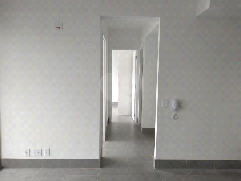 APARTAMENTO 2 DORMITÓRIOS (1 SUÍTE), TERRAÇO E 1 VAGA DE GARAGEM PARA LOCAÇÃO - VILA MADALENA