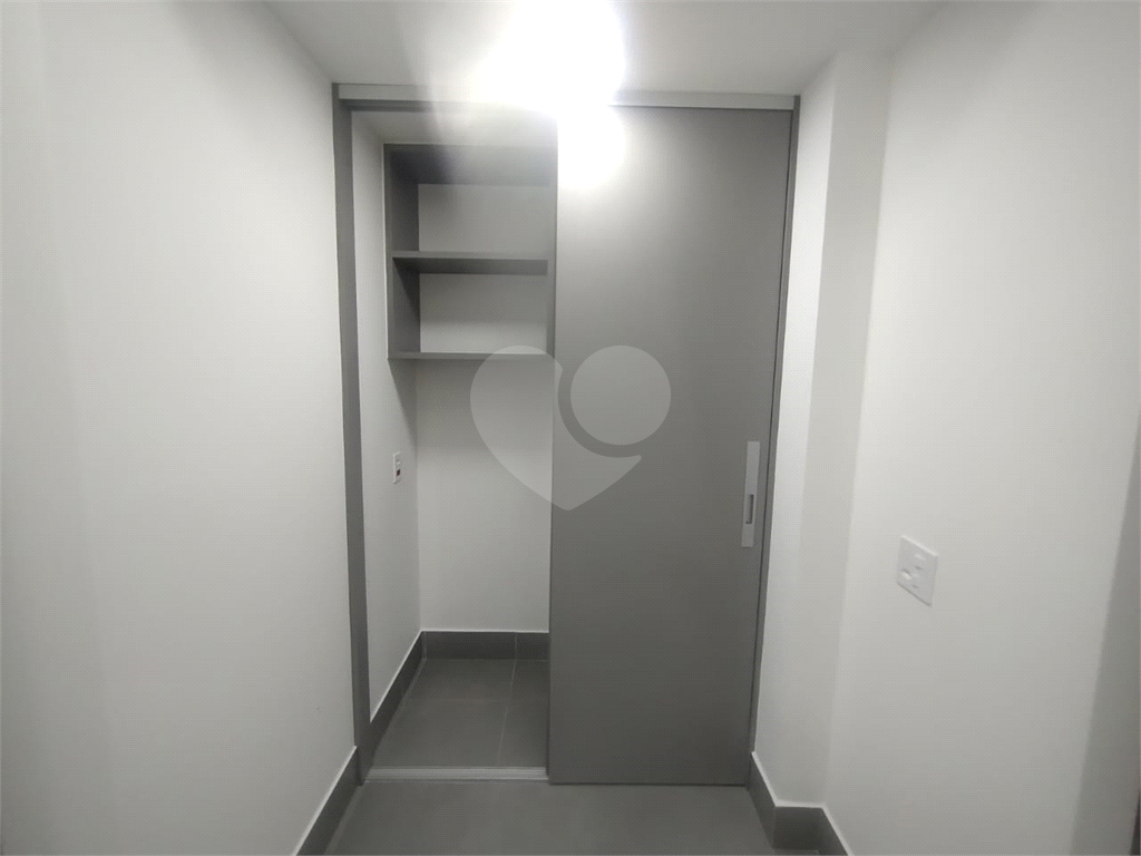 APARTAMENTO 2 DORMITÓRIOS (1 SUÍTE), TERRAÇO E 1 VAGA DE GARAGEM PARA LOCAÇÃO - VILA MADALENA