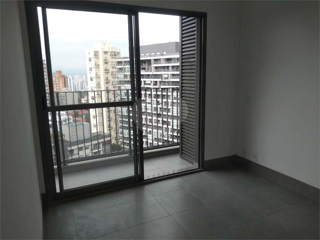 APARTAMENTO 2 DORMITÓRIOS (1 SUÍTE), TERRAÇO E 1 VAGA DE GARAGEM PARA LOCAÇÃO - VILA MADALENA