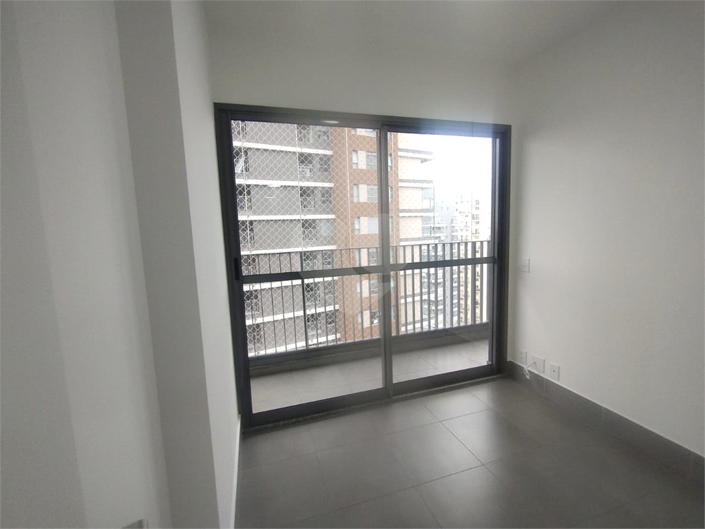 APARTAMENTO 2 DORMITÓRIOS (1 SUÍTE), TERRAÇO E 1 VAGA DE GARAGEM PARA LOCAÇÃO - VILA MADALENA