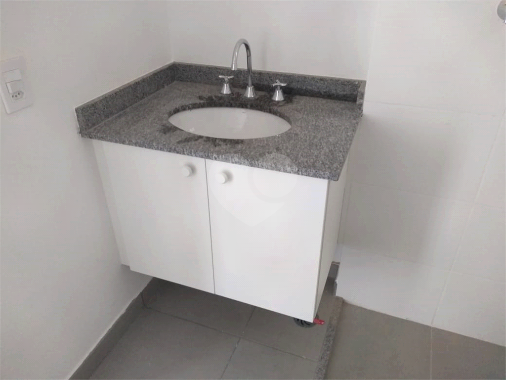 APARTAMENTO 2 DORMITÓRIOS (1 SUÍTE), TERRAÇO E 1 VAGA DE GARAGEM PARA LOCAÇÃO - VILA MADALENA