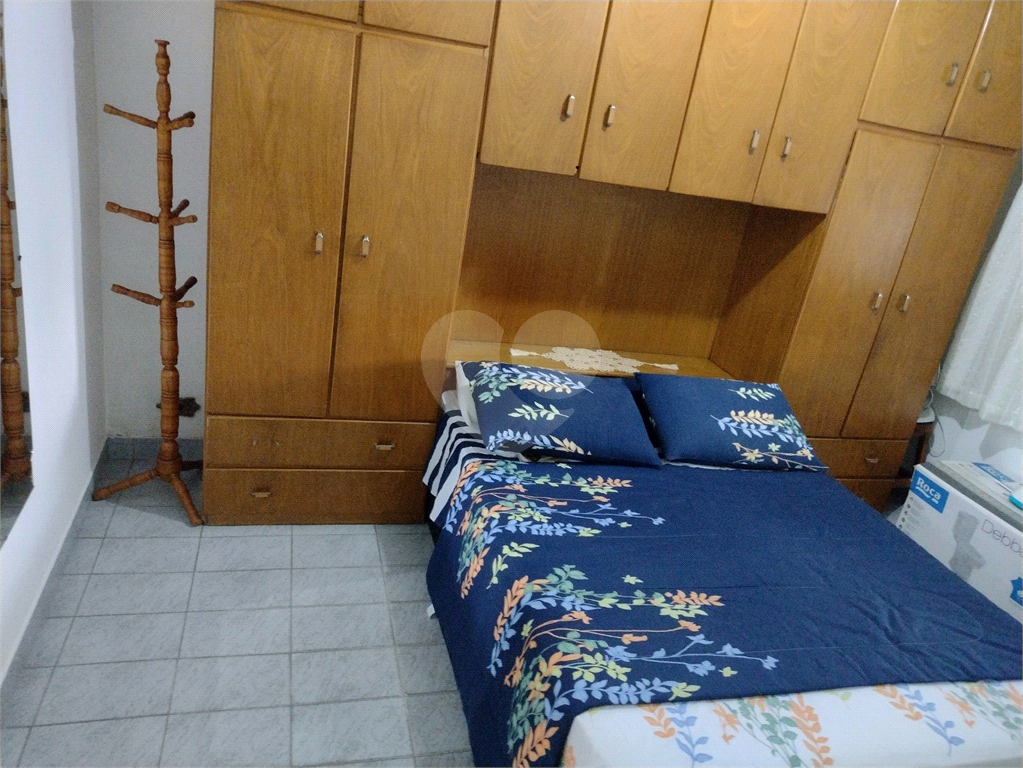 Casa térrea 2 quartos 1 vaga - Jardim São João. 