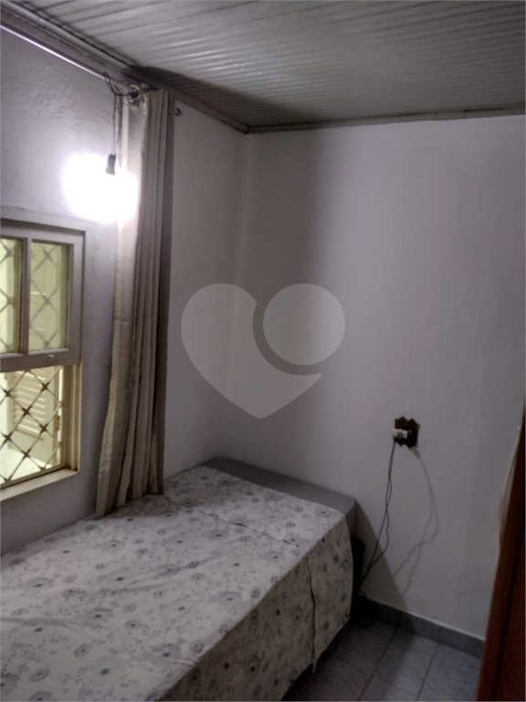 Casa térrea 2 quartos 1 vaga - Jardim São João. 