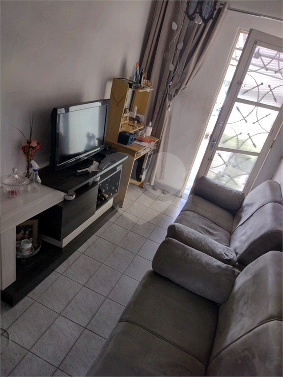 Casa térrea 2 quartos 1 vaga - Jardim São João. 