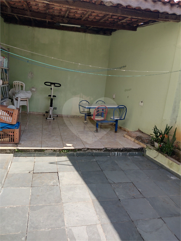 Casa térrea 2 quartos 1 vaga - Jardim São João. 