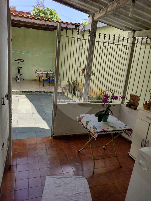 Casa térrea 2 quartos 1 vaga - Jardim São João. 