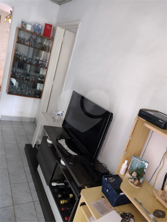 Casa térrea 2 quartos 1 vaga - Jardim São João. 