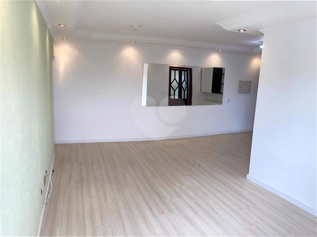 APARTAMENTO em VILA PRUDENTE