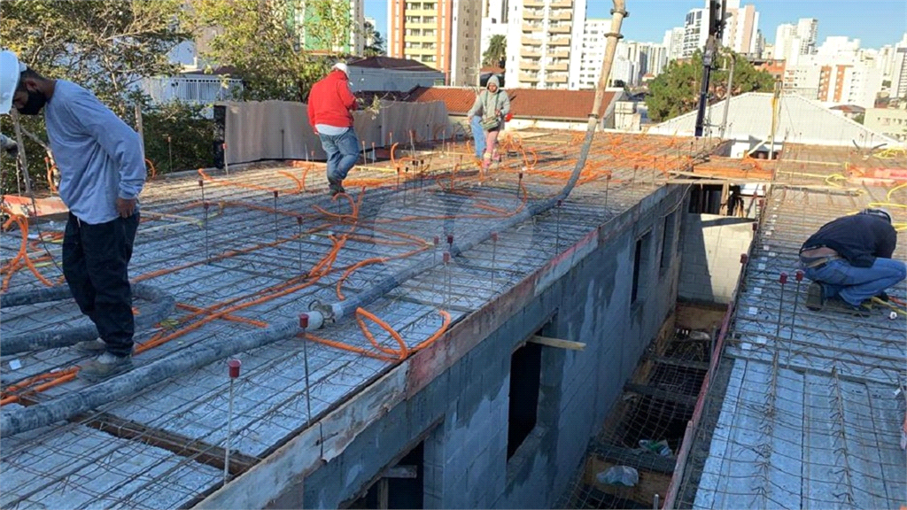 Apartamento com 02 dormitórios, 01 banheiro - Saúde / Vila Gumetcindo