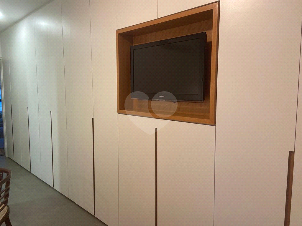 Apartamento com 135m² com 3 quartos e 3 vagas com piscina Sumaré Perdizes