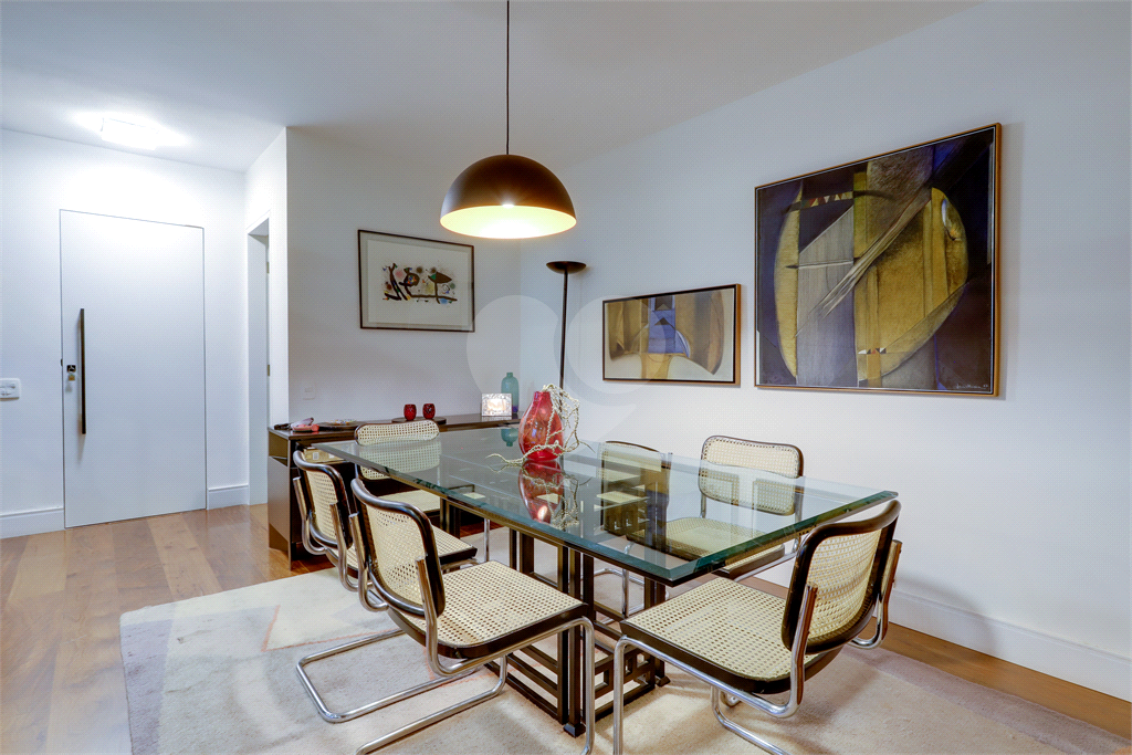 Apartamento com 135m² com 3 quartos e 3 vagas com piscina Sumaré Perdizes