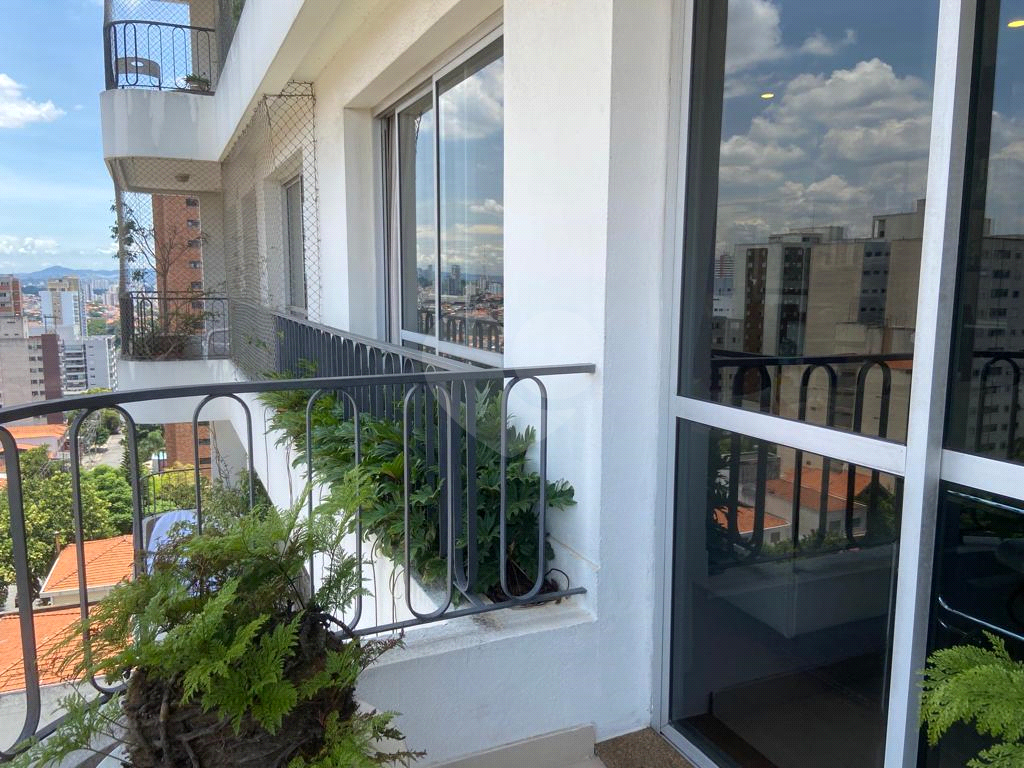 Apartamento com 135m² com 3 quartos e 3 vagas com piscina Sumaré Perdizes