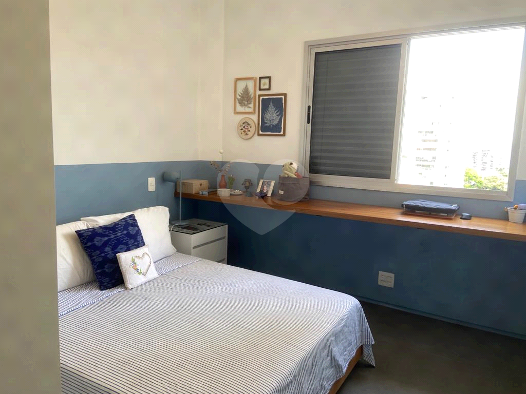 Apartamento com 135m² com 3 quartos e 3 vagas com piscina Sumaré Perdizes
