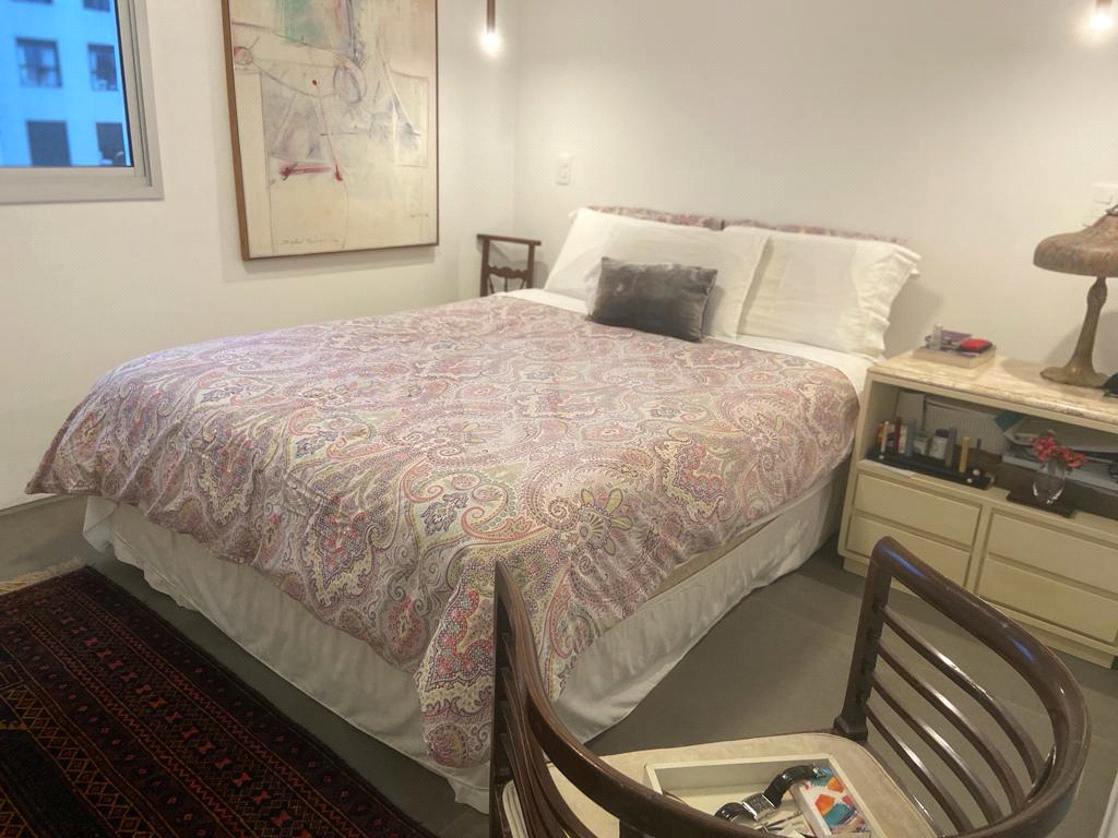 Apartamento com 135m² com 3 quartos e 3 vagas com piscina Sumaré Perdizes