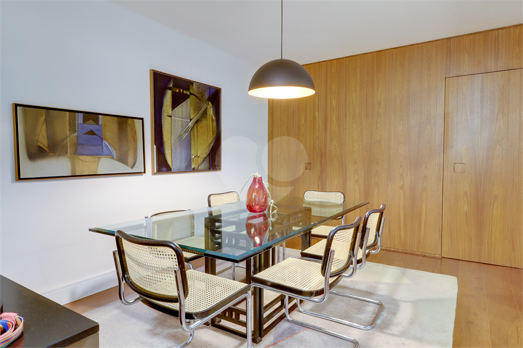 Apartamento com 135m² com 3 quartos e 3 vagas com piscina Sumaré Perdizes