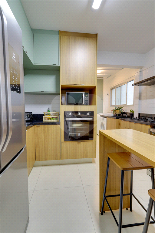 Apartamento com 135m² com 3 quartos e 3 vagas com piscina Sumaré Perdizes