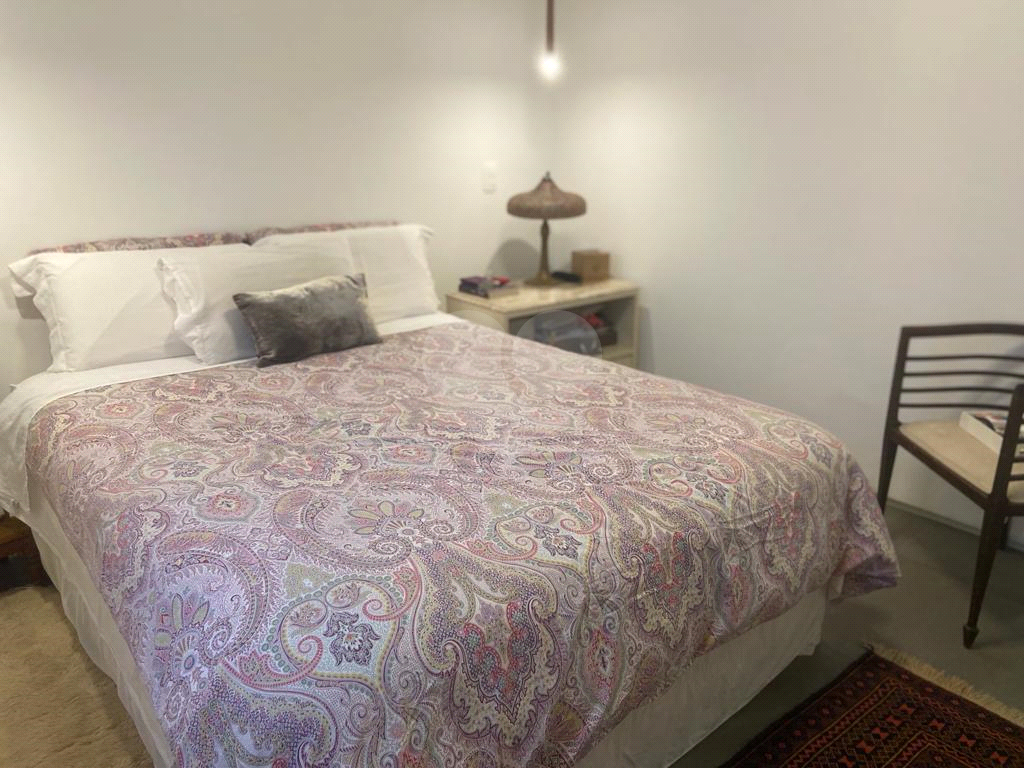 Apartamento com 135m² com 3 quartos e 3 vagas com piscina Sumaré Perdizes