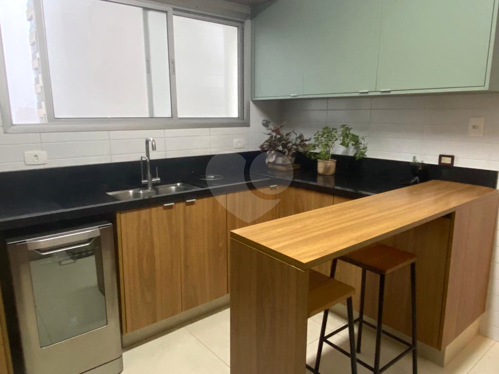 Apartamento com 135m² com 3 quartos e 3 vagas com piscina Sumaré Perdizes