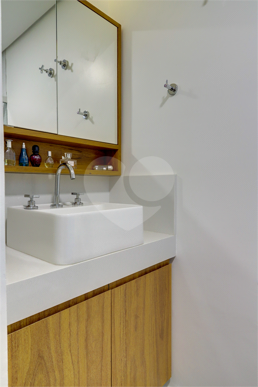 Apartamento com 135m² com 3 quartos e 3 vagas com piscina Sumaré Perdizes