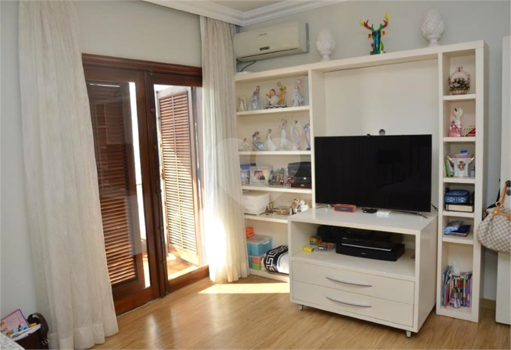 Casa à venda com 8 quartos, 1100m² - Foto 30