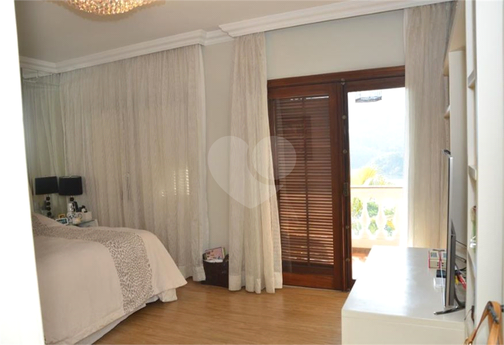 Casa à venda com 8 quartos, 1100m² - Foto 27