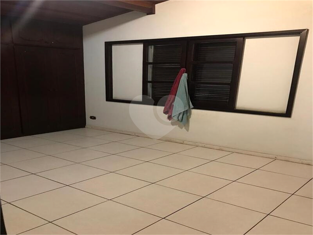 Casa à venda com 3 quartos, 2350m² - Foto 7