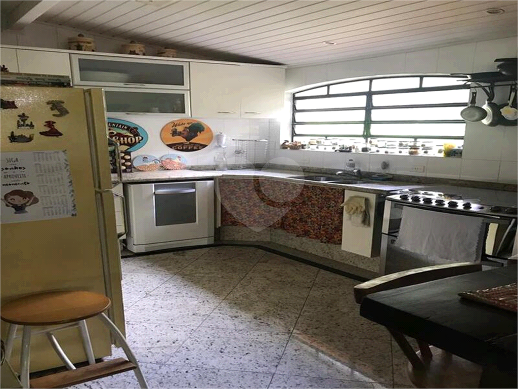 Casa à venda com 3 quartos, 2350m² - Foto 4