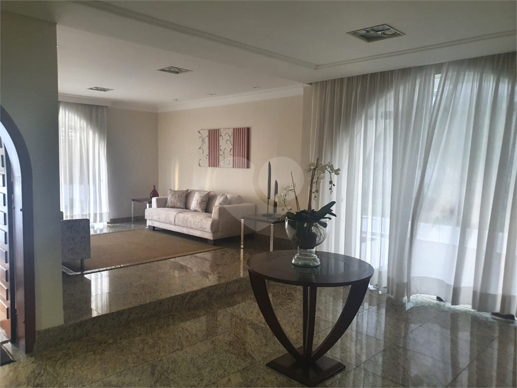 Apartamento à venda com 4 quartos, 228m² - Foto 19