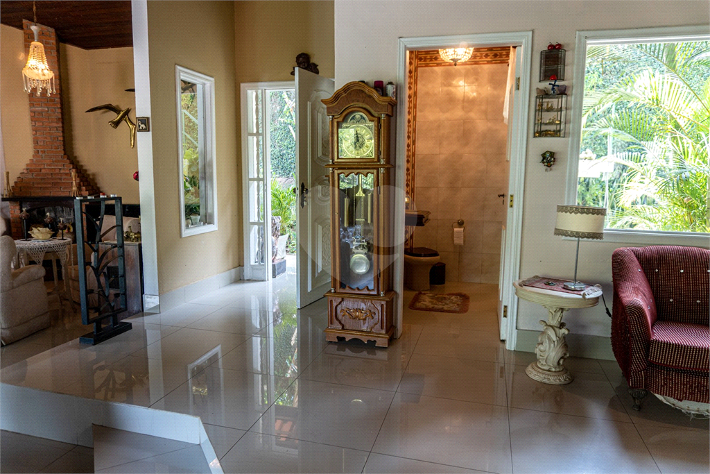 Excelente Casa em Condomínio Fechado ao lado de São Paulo!