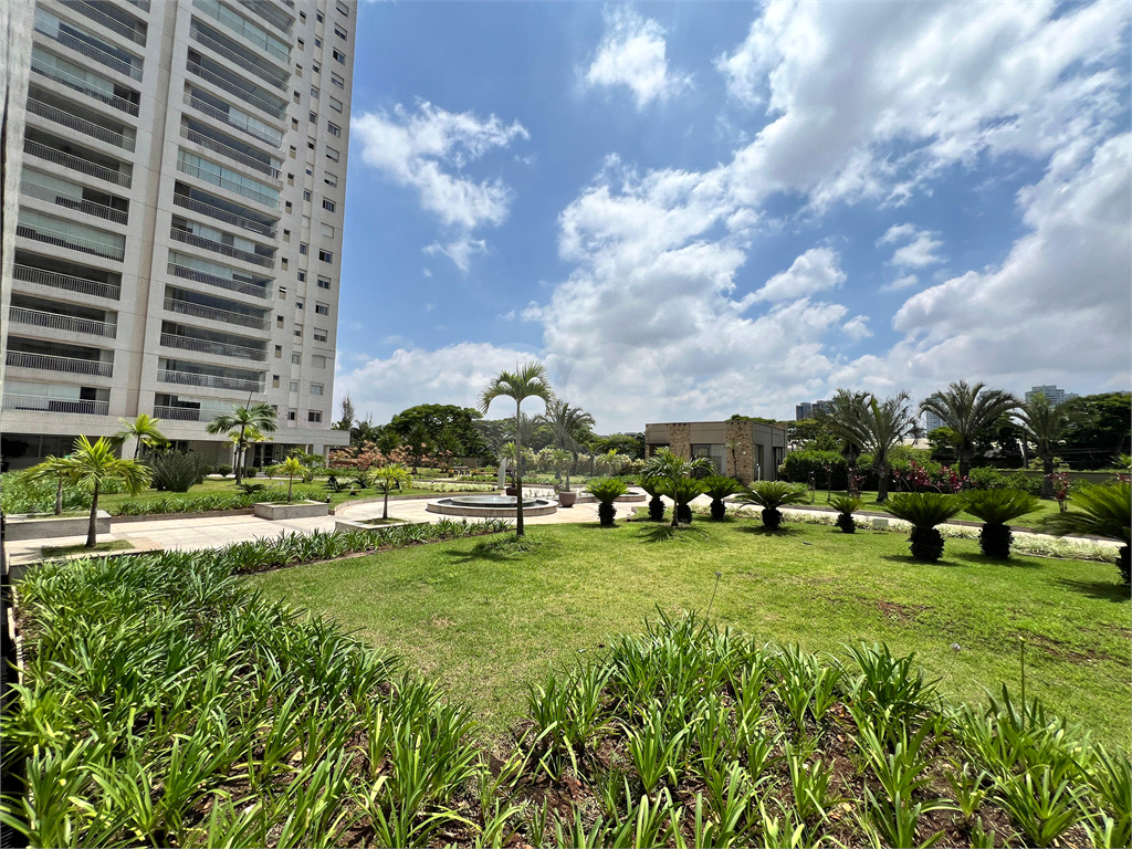 Apartamento Reformado e Mobiliado com 136m2