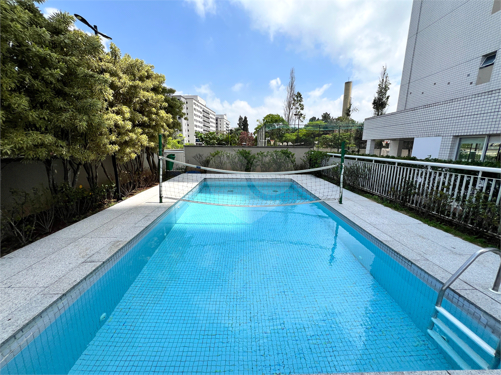 Apartamento Reformado e Mobiliado com 136m2