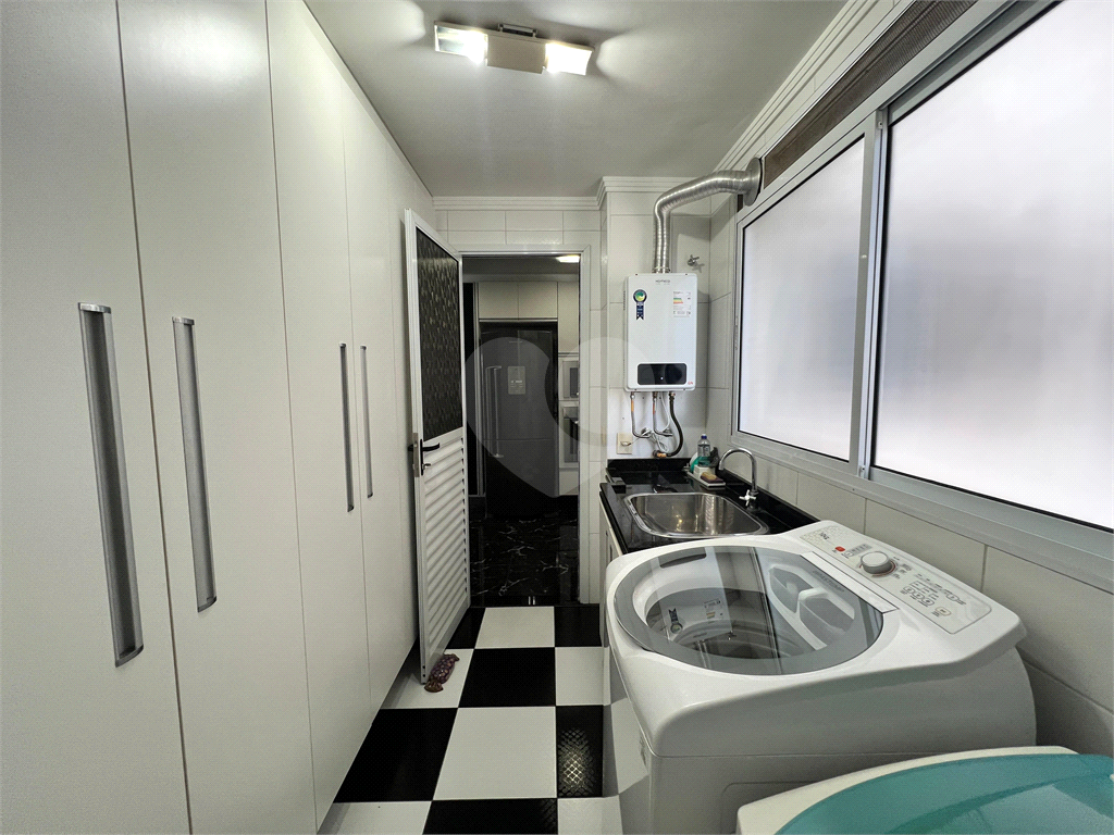 Apartamento Reformado e Mobiliado com 136m2