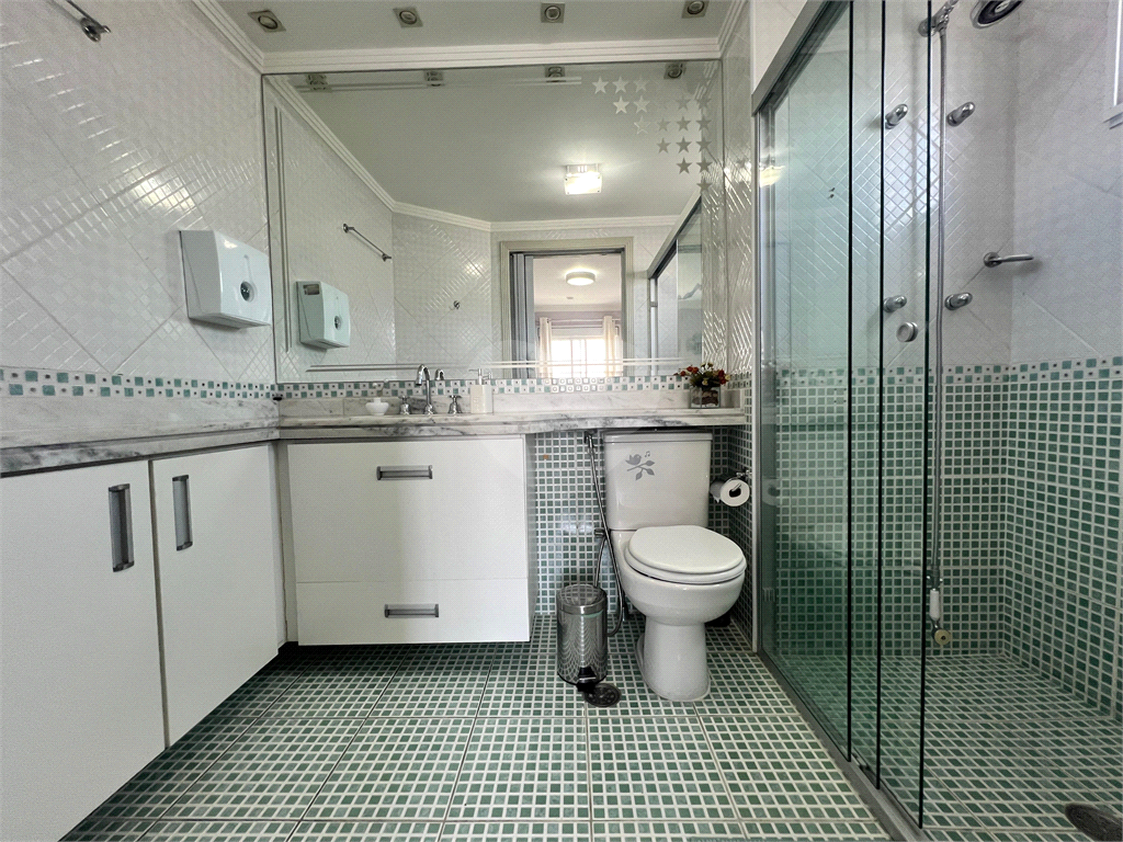 Apartamento Reformado e Mobiliado com 136m2