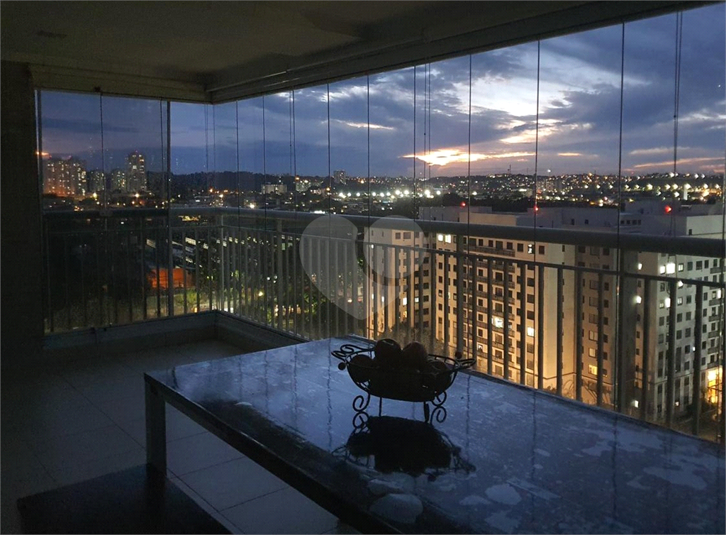 Apartamento Reformado e Mobiliado com 136m2