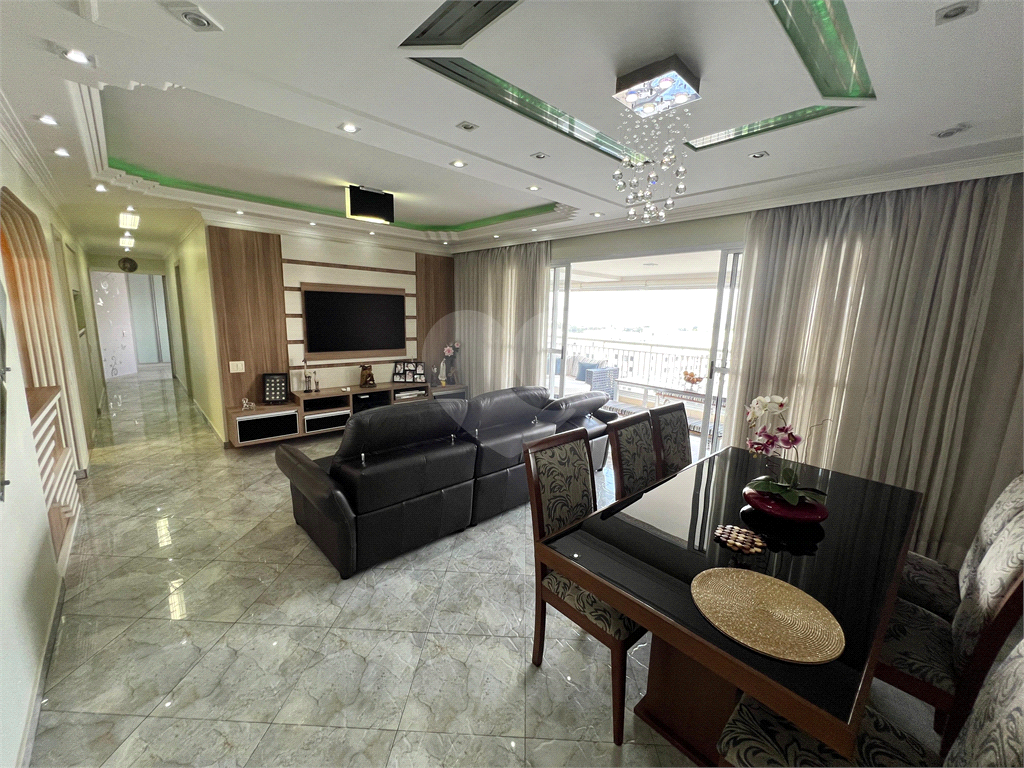 Apartamento Reformado e Mobiliado com 136m2