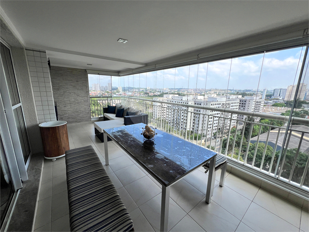 Apartamento Reformado e Mobiliado com 136m2