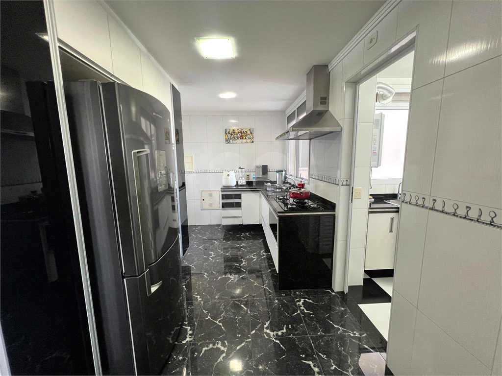 Apartamento Reformado e Mobiliado com 136m2
