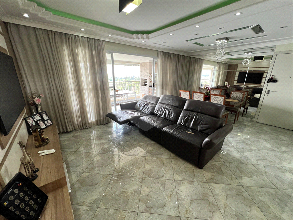 Apartamento Reformado e Mobiliado com 136m2