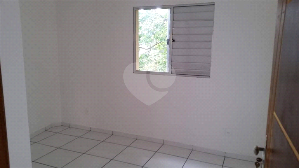 Condomínio com renda de 9 mil reais.