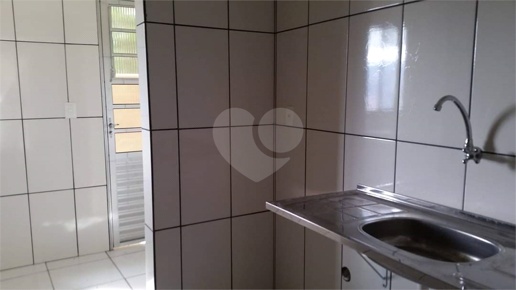 Condomínio com renda de 9 mil reais.