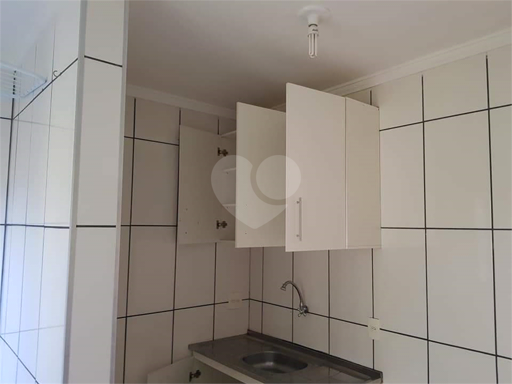 Condomínio com renda de 9 mil reais.