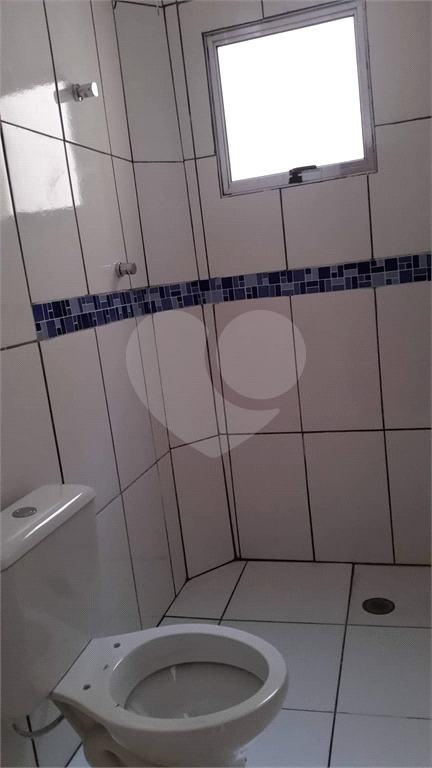 Condomínio com renda de 9 mil reais.
