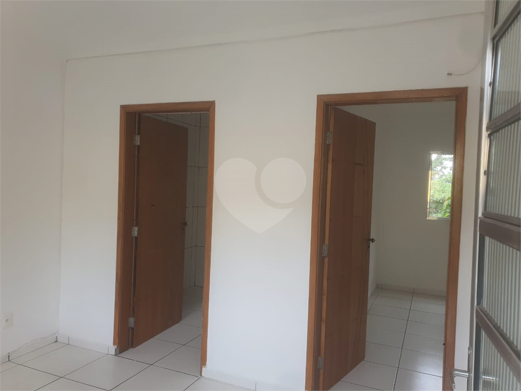 Condomínio com renda de 9 mil reais.
