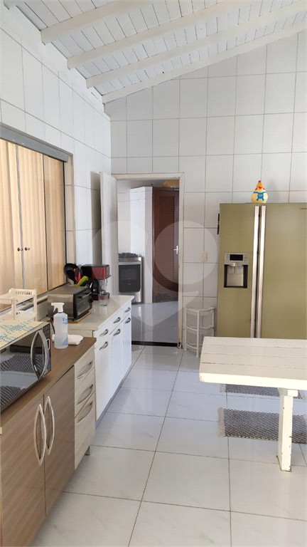 Casa à venda com 3 quartos, 230m² - Foto 18