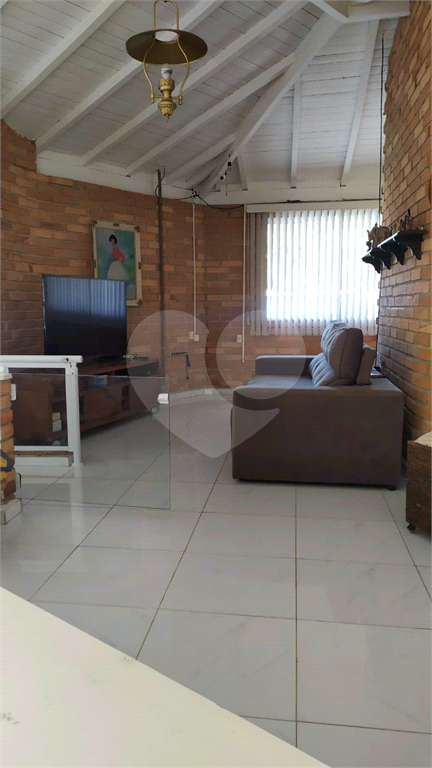 Casa à venda com 3 quartos, 230m² - Foto 3