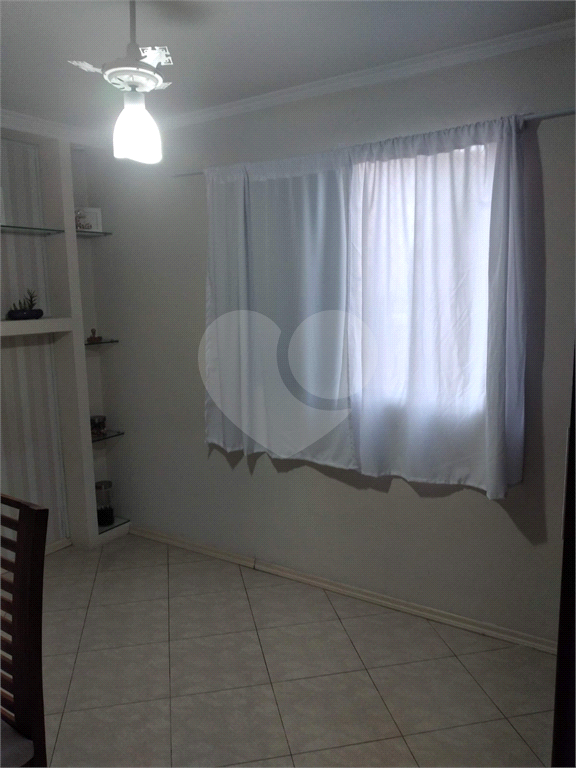 APARTAMENTO em PARQUE BRISTOL